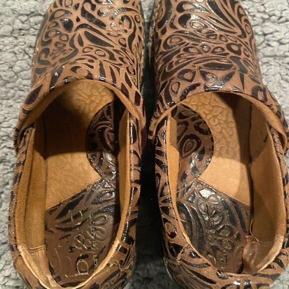 BORN B.O.C Leather Peggy Paisley Mule/Clog Sz 8.5 - Picture 3 of 9